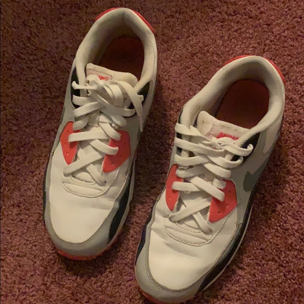 Nike air maxes